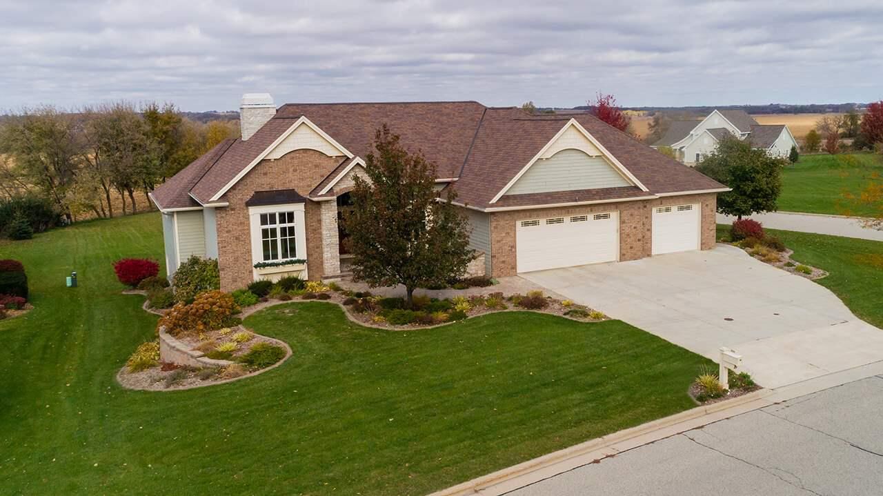 Property Photo: 826 Layton Drive WI 54971