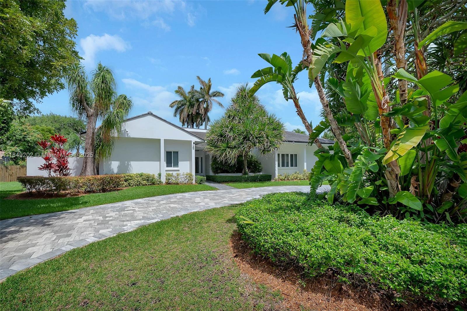 10651 SW 76th Ave  Pinecrest FL 33156 photo