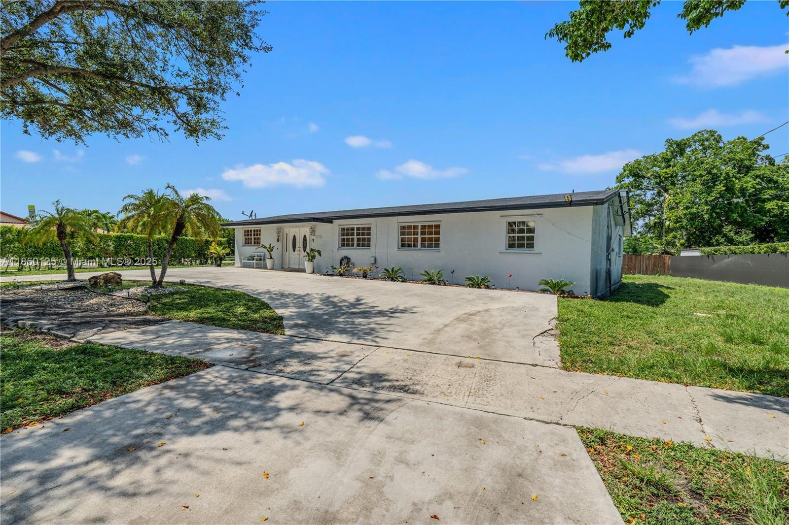 Property Photo: 10351 SW 49th St FL 33165