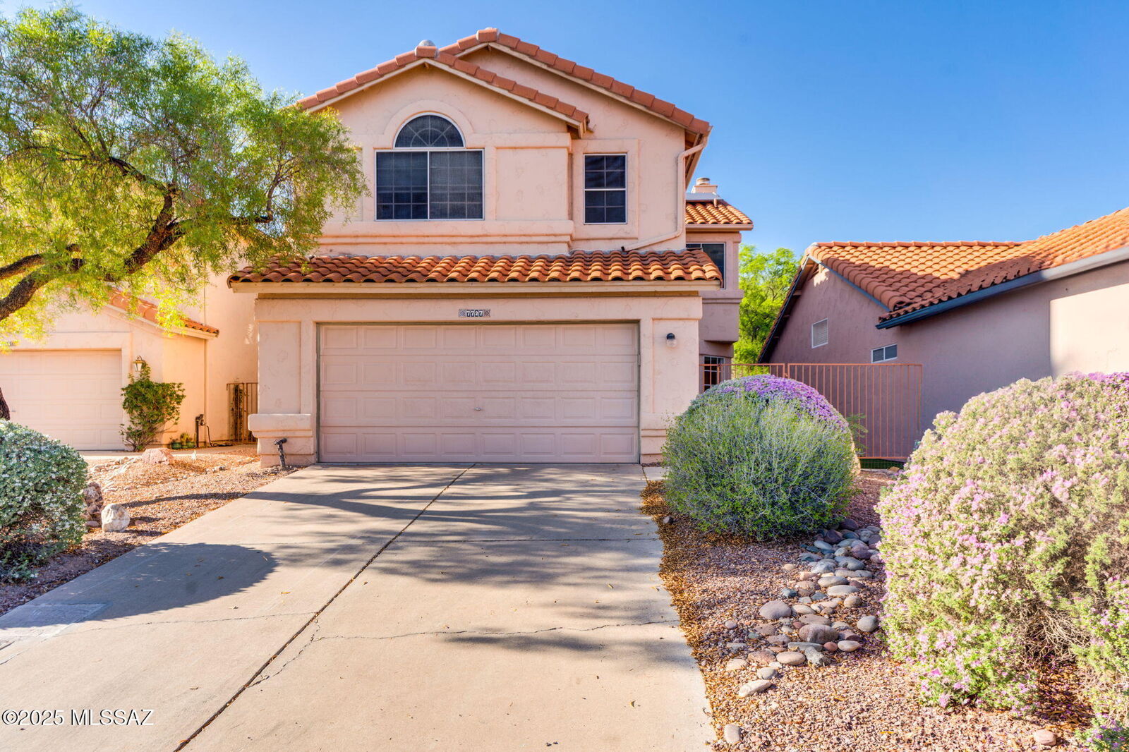 Property Photo: 7727 E Entrada De Ventana AZ 85750