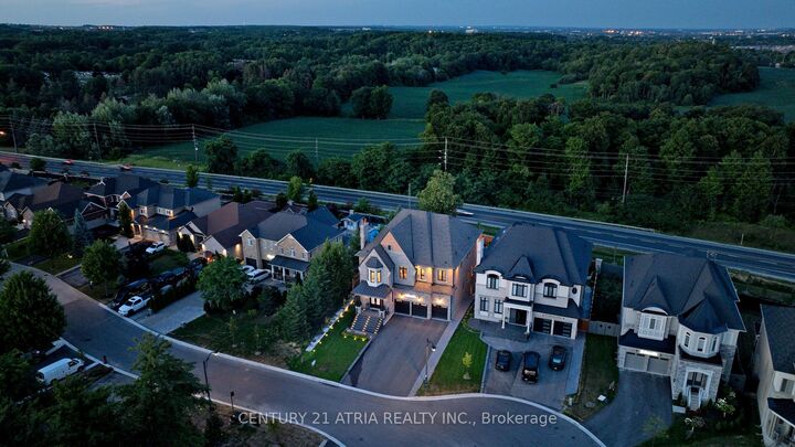 Photo de la propriété:  89 Germana Place  ON L6A 4R5 