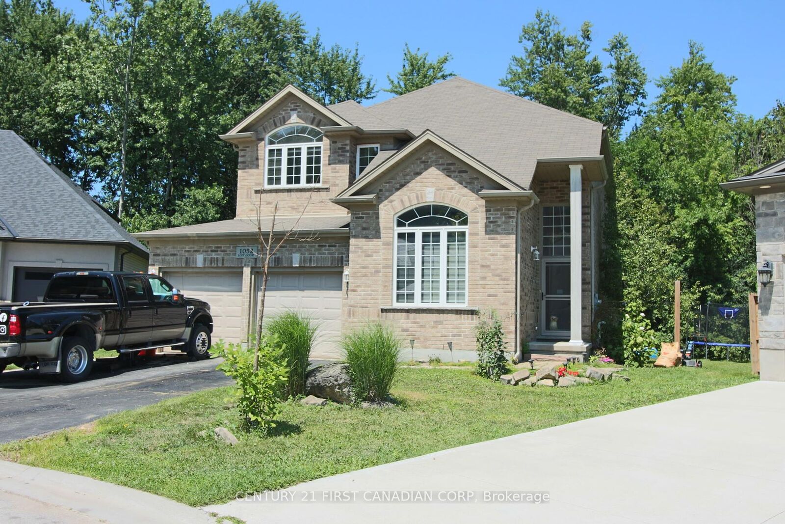 Property Photo:  1052 Loft Court  ON N6G 0J9 