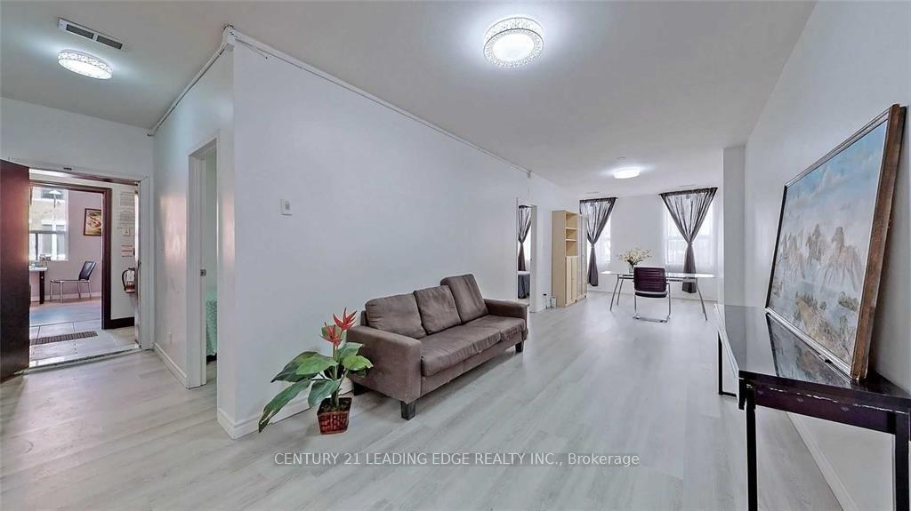 Property Photo:  113 James Street N 201  ON L8R 2K6 