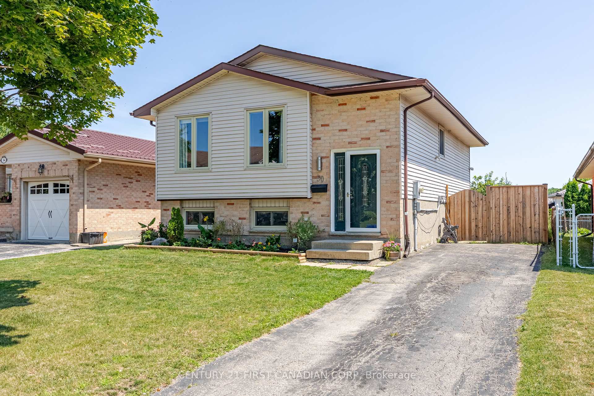 Property Photo: 50 Erica Crescent ON N6E 3P4