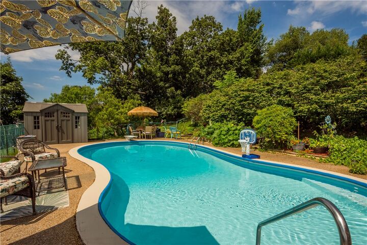 Property Photo: 190 Delaware Trl PA 15367