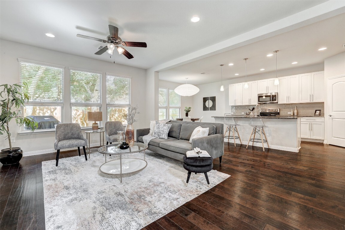 Property Photo: 10600 Tramonto Drive 9 TX 78748