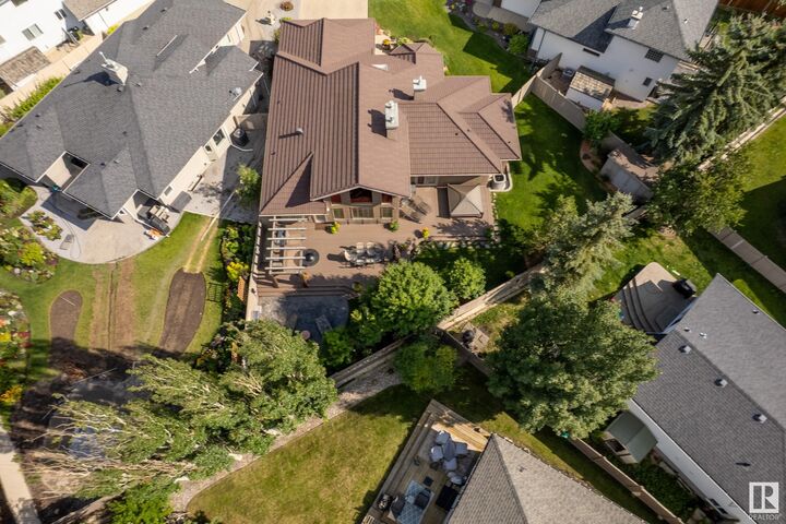 Property Photo:  560 Twin Brooks Bay NW  AB T6J 6X3 