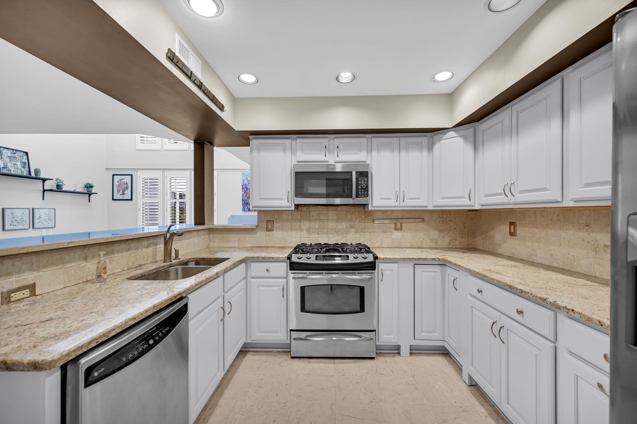 Property Photo: 753 Mainsail Lane NJ 07094