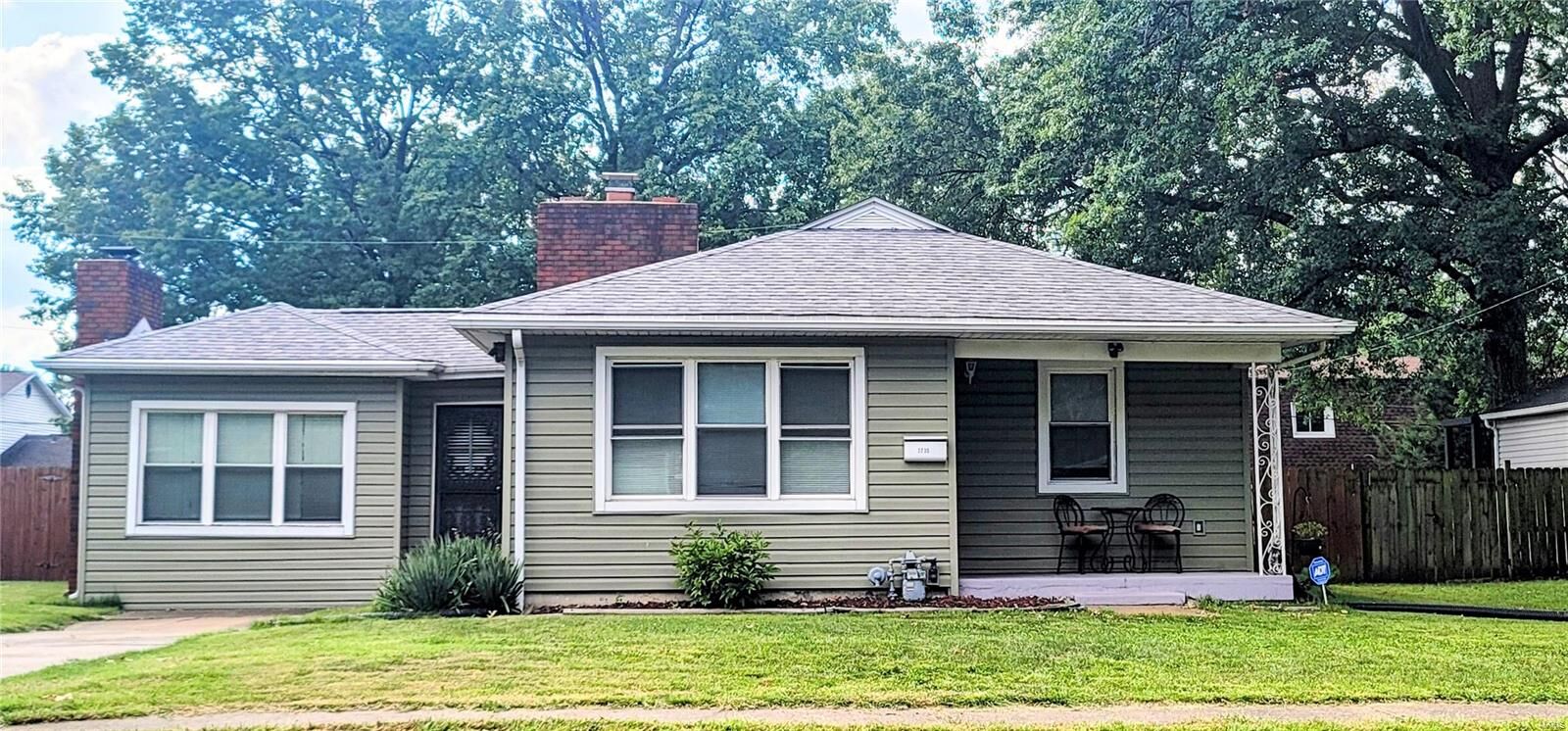 Property Photo: 2735 Michigan Avenue IL 62040