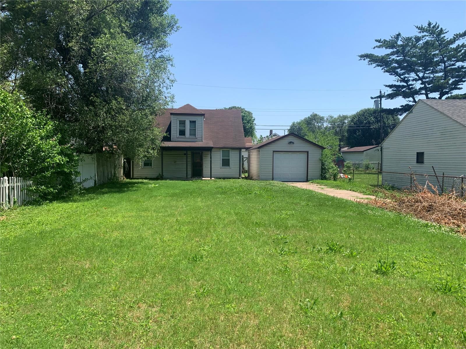 Property Photo:  1218 Granite Avenue  IL 62040 