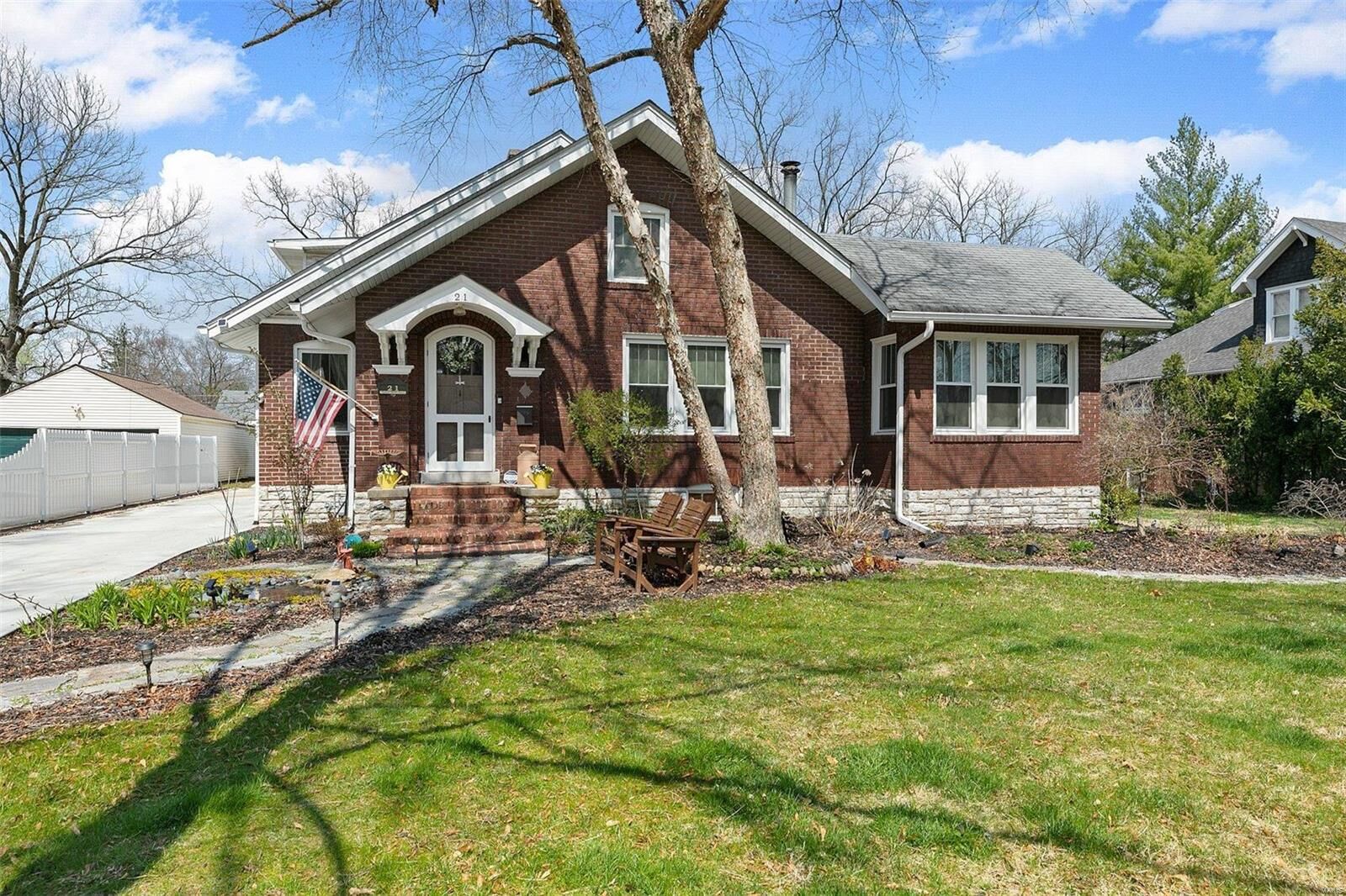 Property Photo:  21 Signal Hill Boulevard  IL 62223 