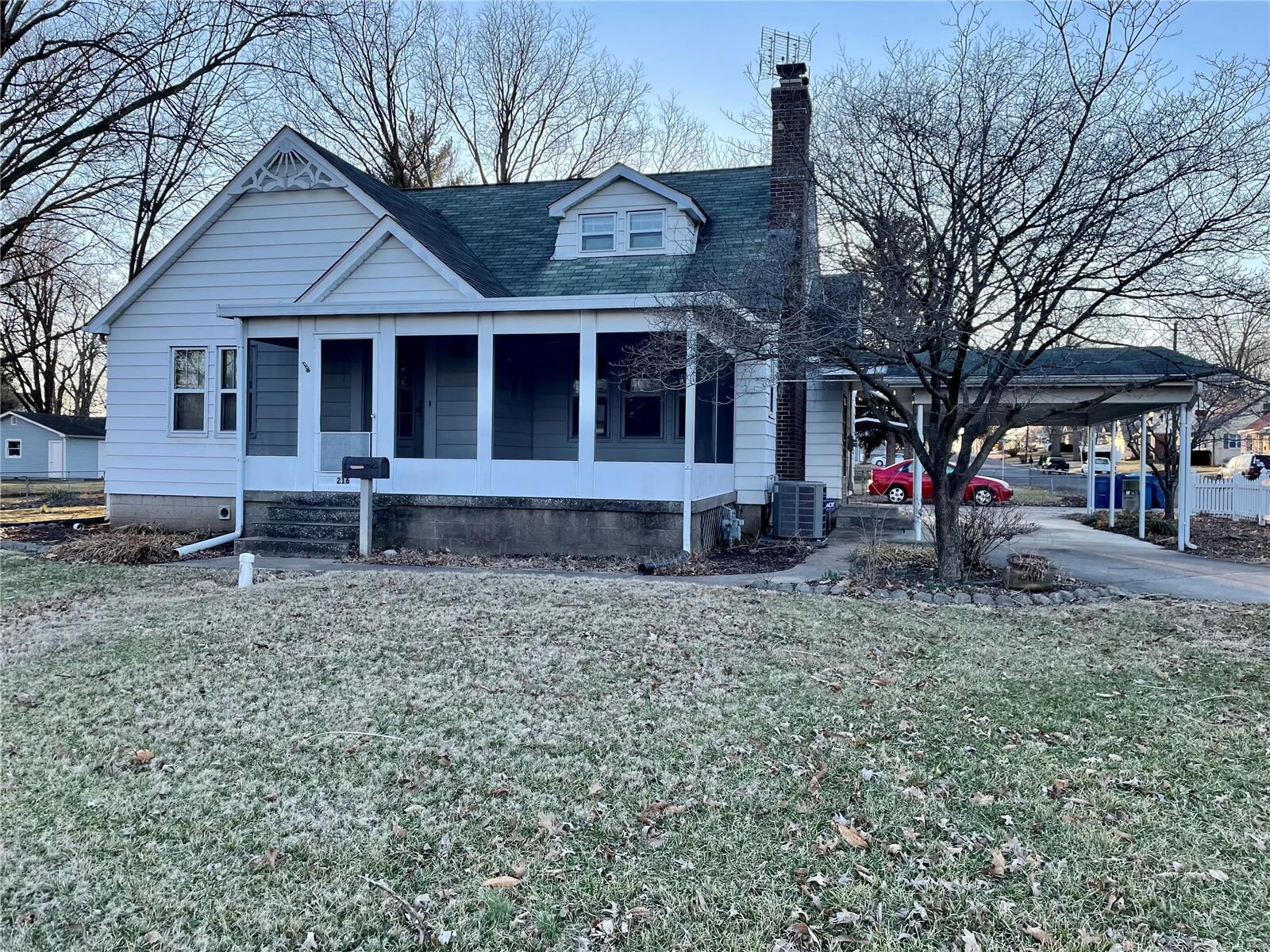 Property Photo: 216 Staunton Road IL 62294