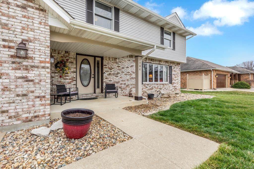 Property Photo: 1704 Meadow Lane IL 62025
