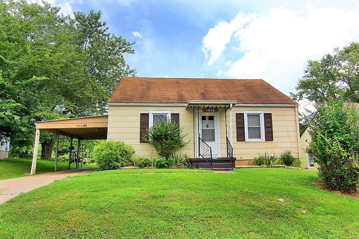 Property Photo:  1410 Perry Avenue  MO 63701 