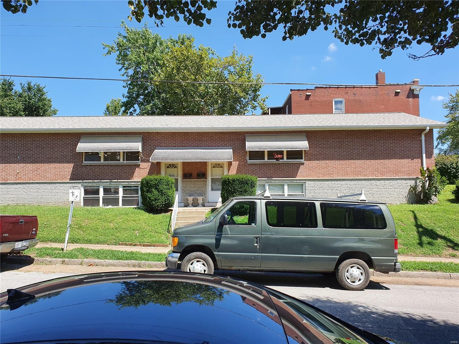 Property Photo: 207 Dover MO 63111