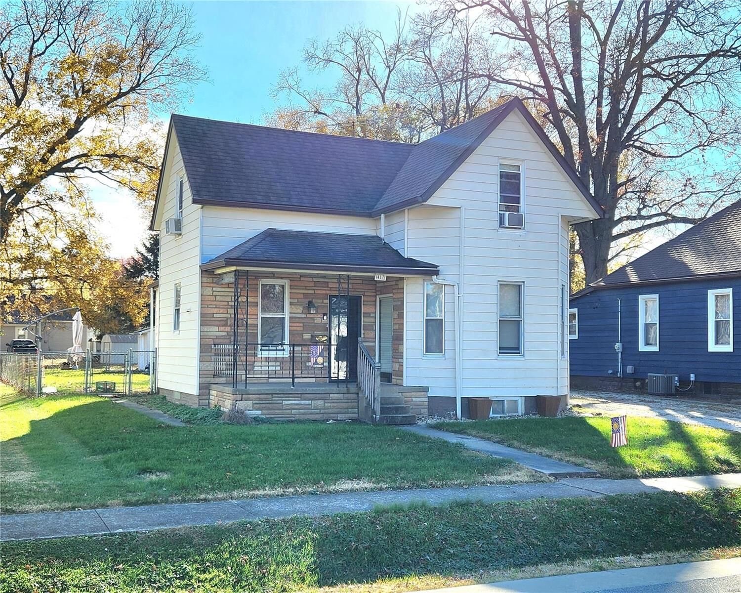 Property Photo:  417 E Adams Street  IL 62269 