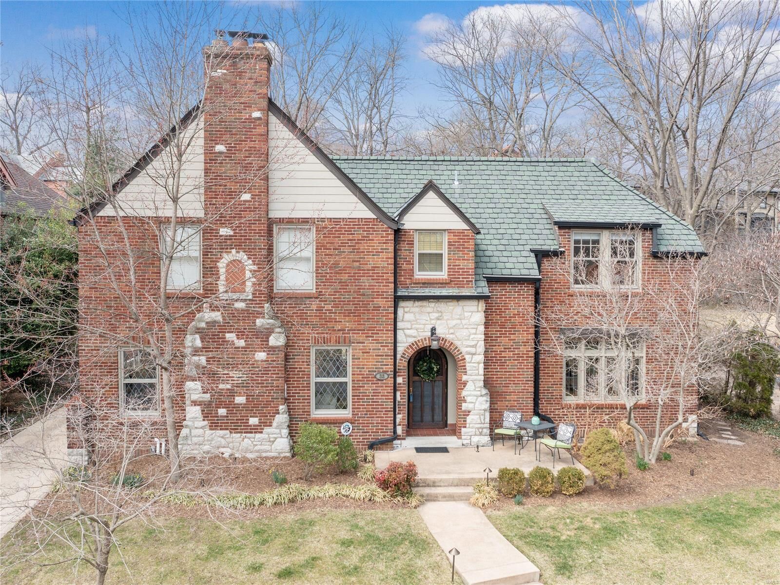 Property Photo: 33 Hillvale Drive MO 63105