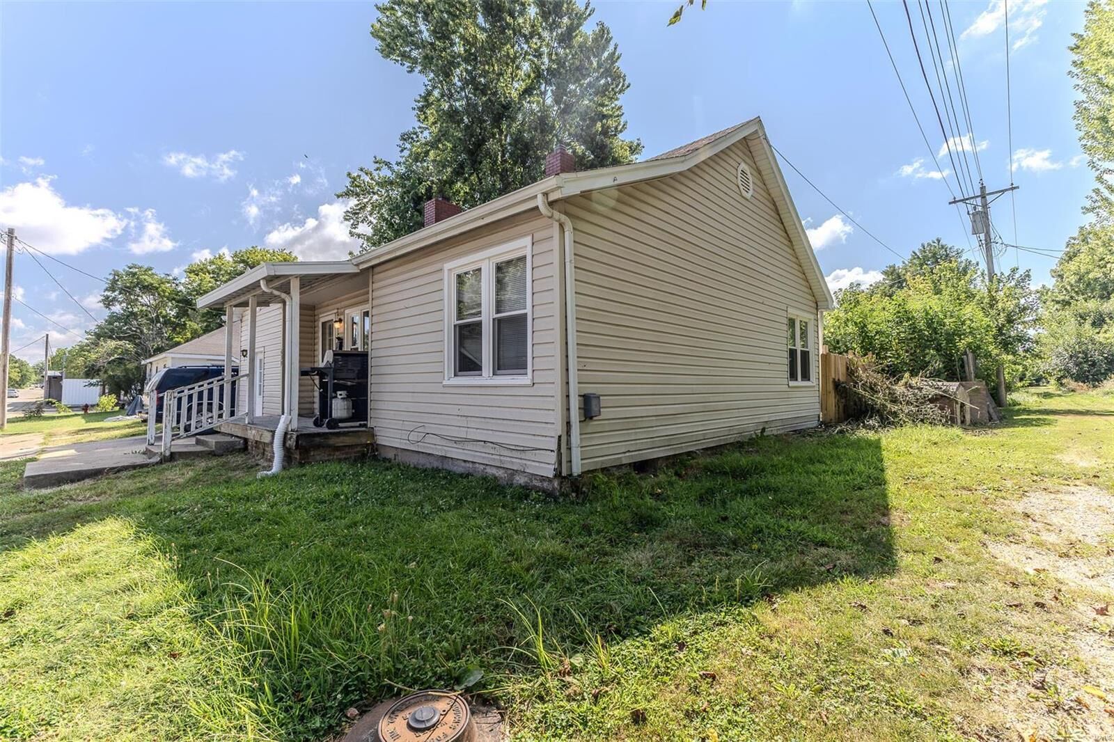 Property Photo: 639 W 4th Street MO 65536