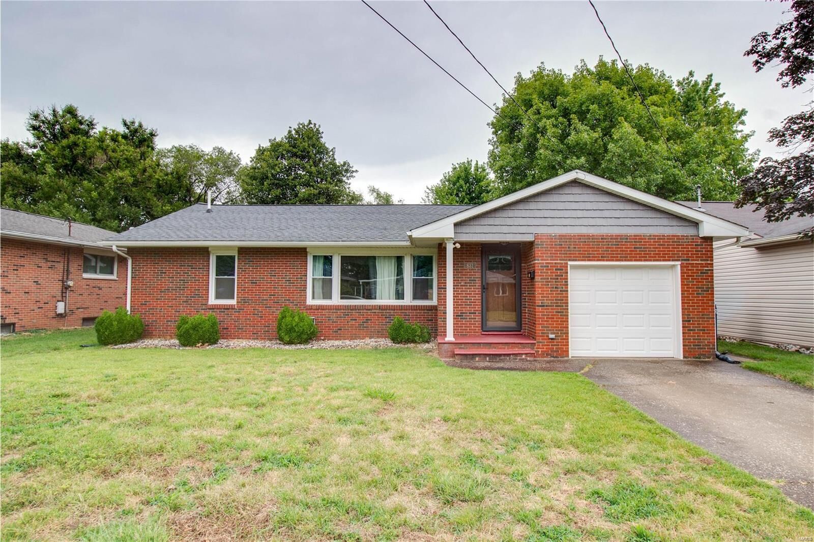 Property Photo:  631 Payne Street  IL 62095 
