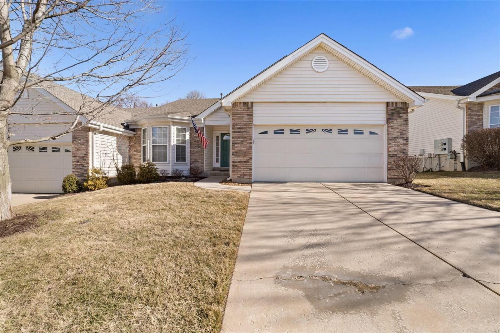 Property Photo: 48 N Trumbull Cir 43C MO 63301