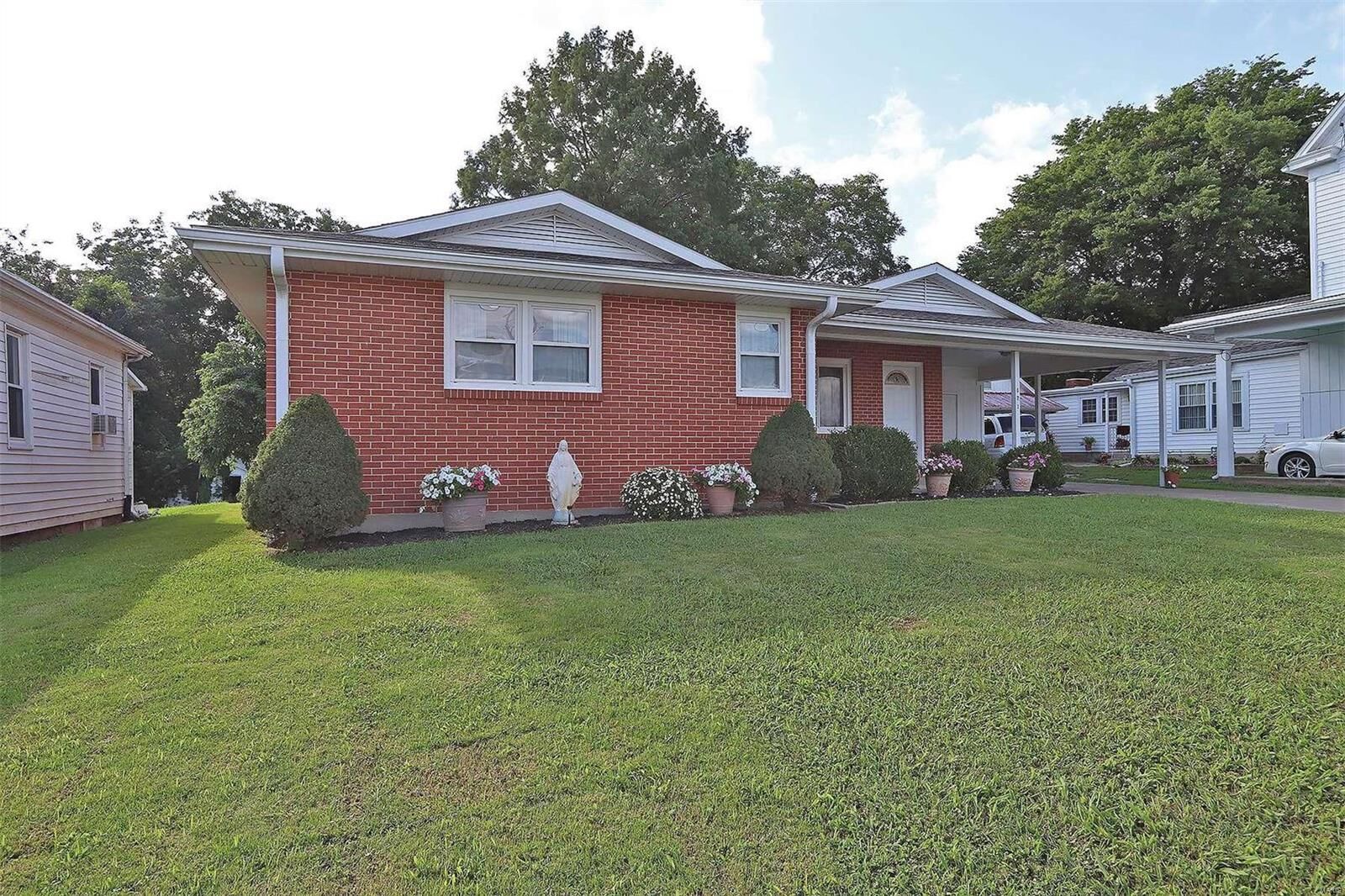 Property Photo:  121 S Messmer Street  MO 63758 