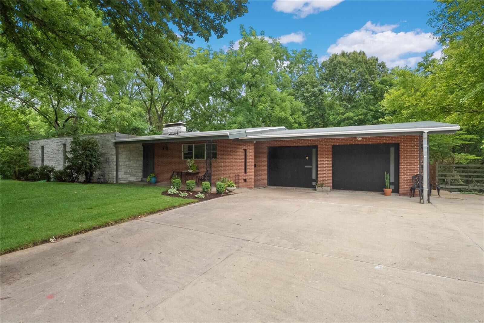 Property Photo:  3 Kilmar Woods Drive  IL 62223 