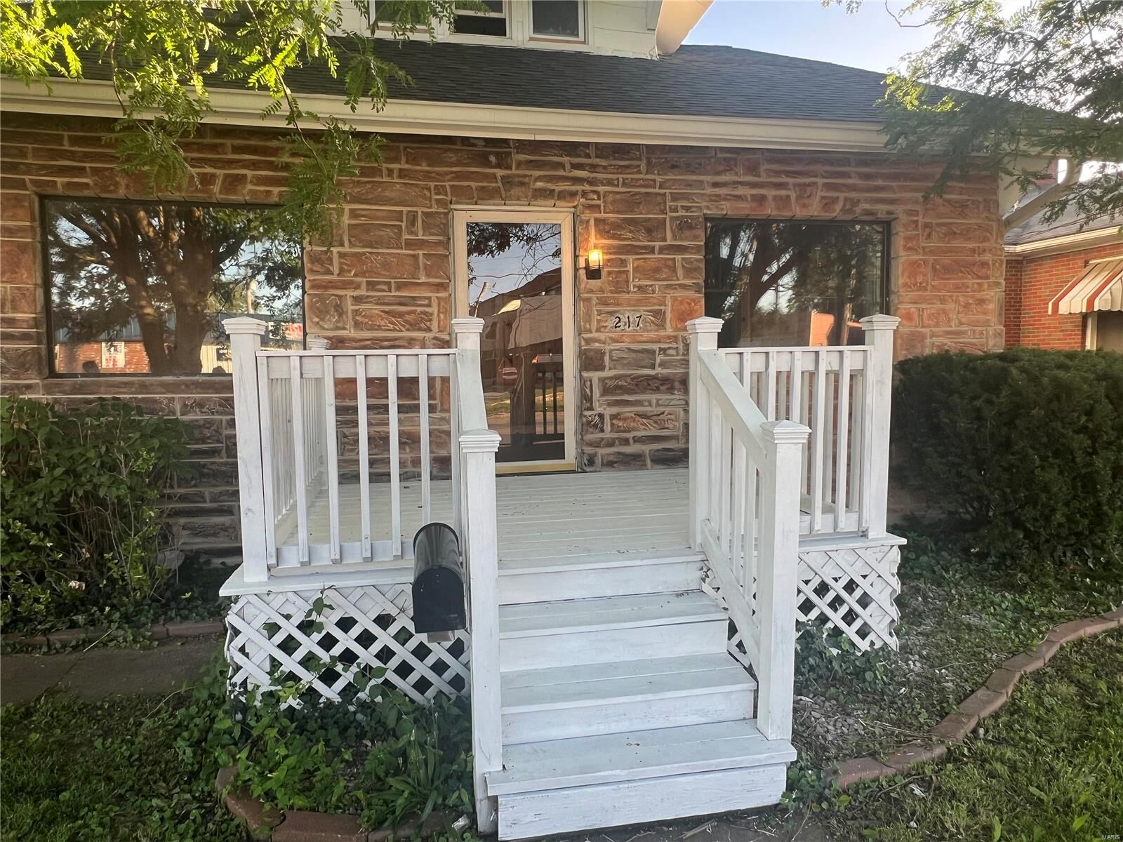 Property Photo: 217 W Saint Louis IL 62024