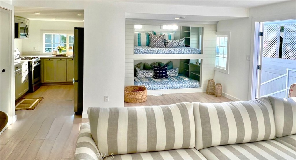 Property Photo: 265 Mayflower CA 92660