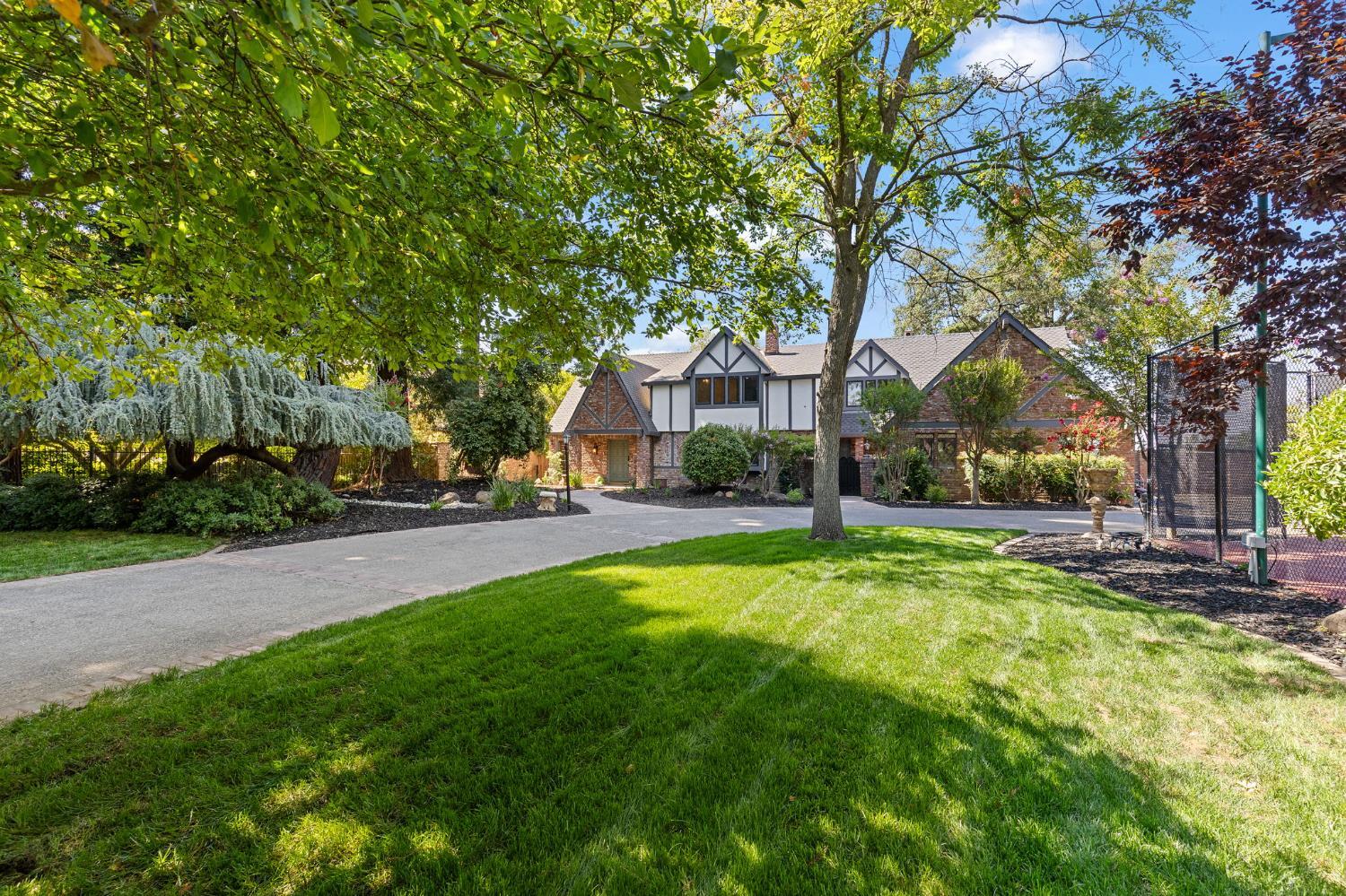 Property Photo: 9815 Mira Del Rio Drive CA 95827