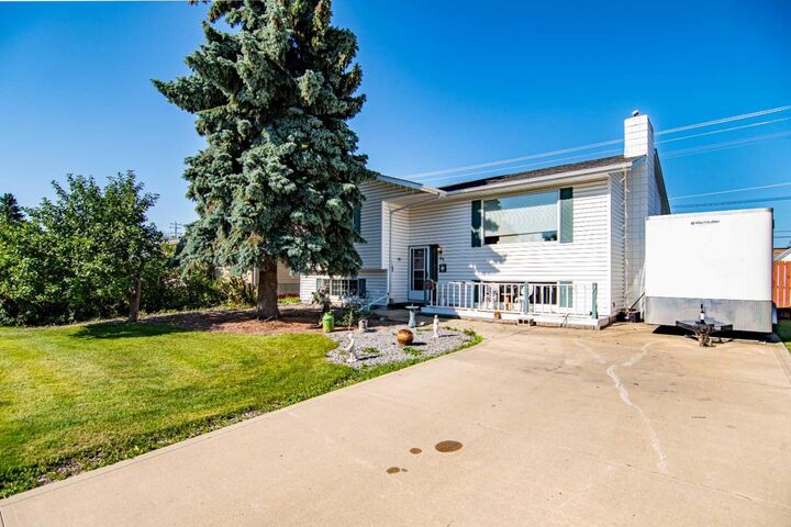 Property Photo: 84 Pearson Crescent AB T4P 1L9