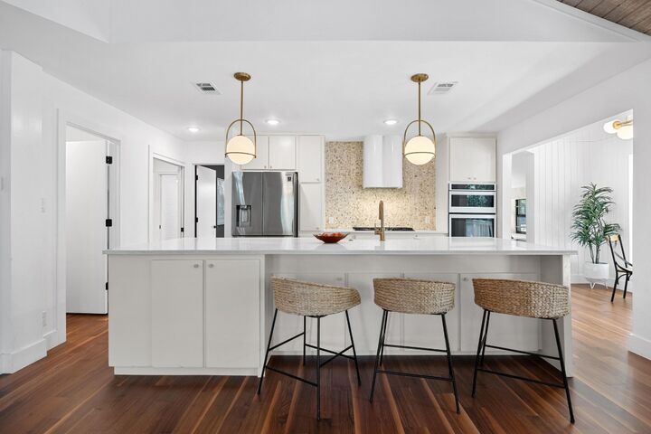 Property Photo: 7518 Stonecliff Drive TX 78731