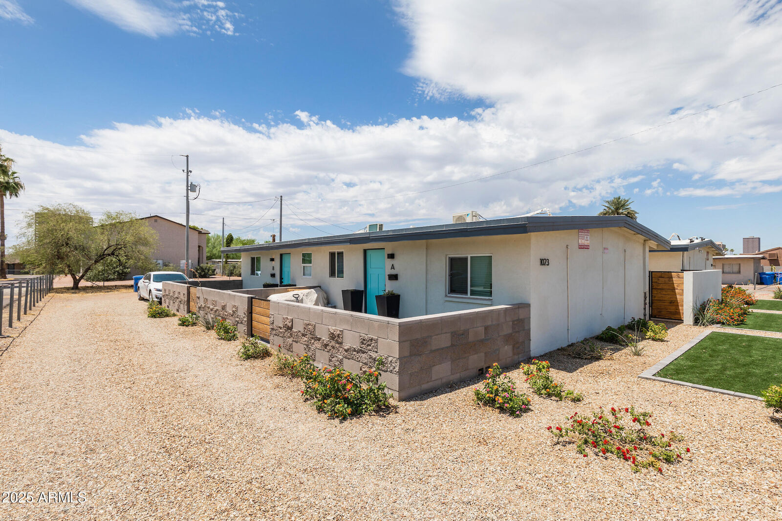 Property Photo:  1023 E Amelia Avenue  AZ 85014 