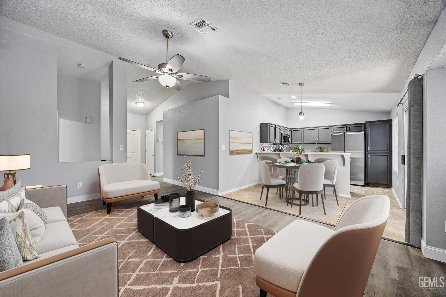 Property Photo:  601 Jervis Court  CA 93307 