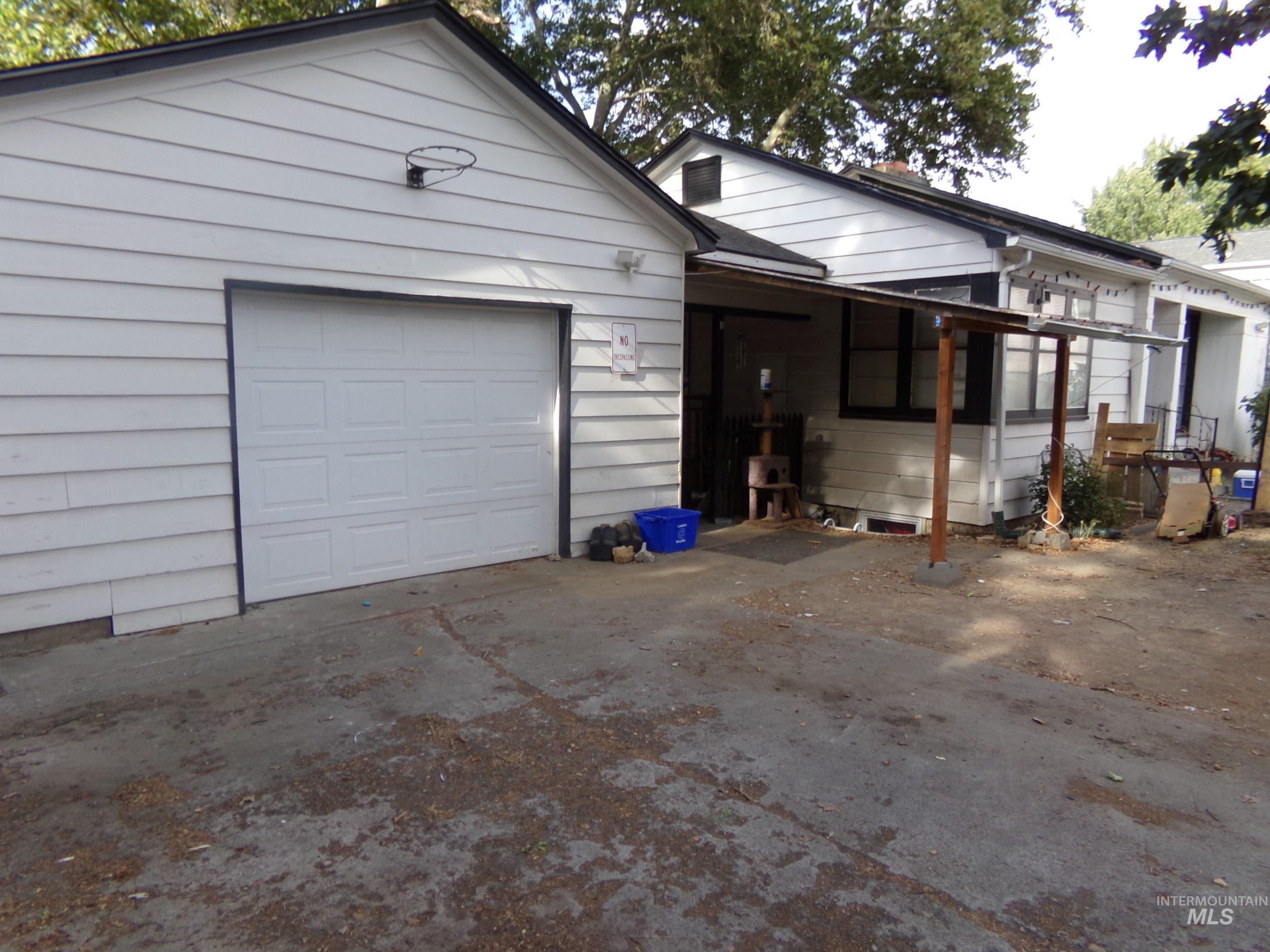 Property Photo: 1009 Burrell Ave 3 ID 83501