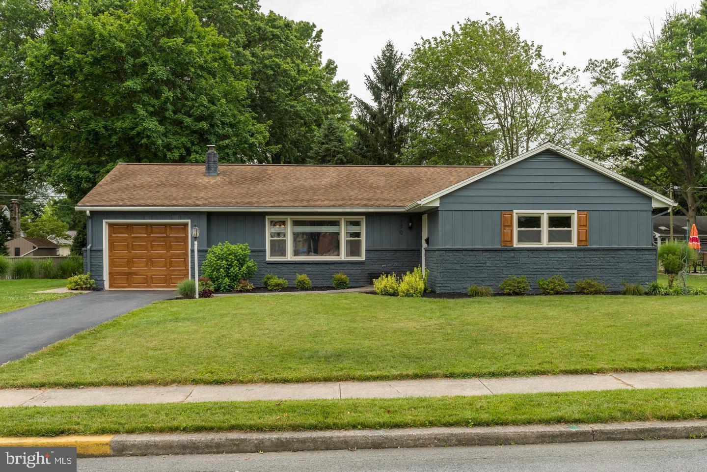 170 Hershey Drive  Manheim PA 17545 photo