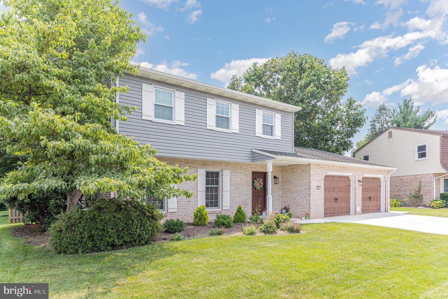 Property Photo: 706 Robert Street PA 17055