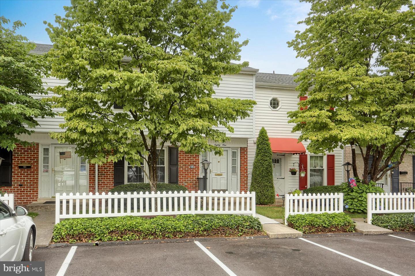 81 W Vine Street  Shiremanstown PA 17011 photo