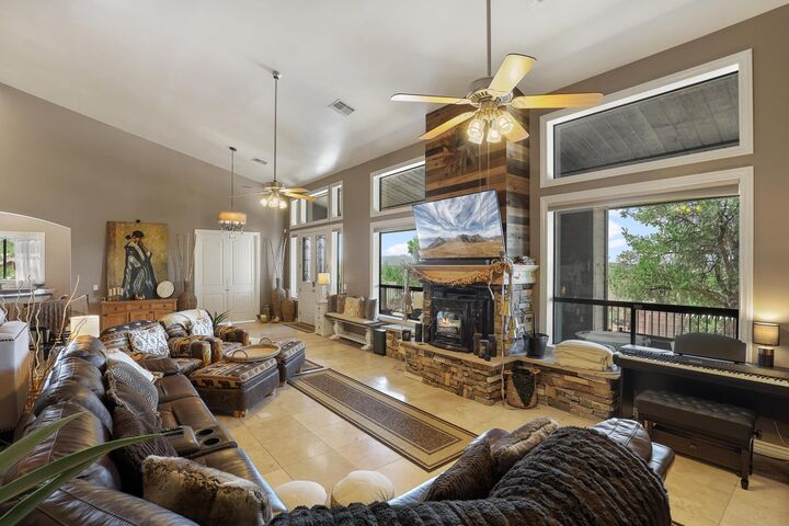 Property Photo: 800 N Oak Point AZ 85541