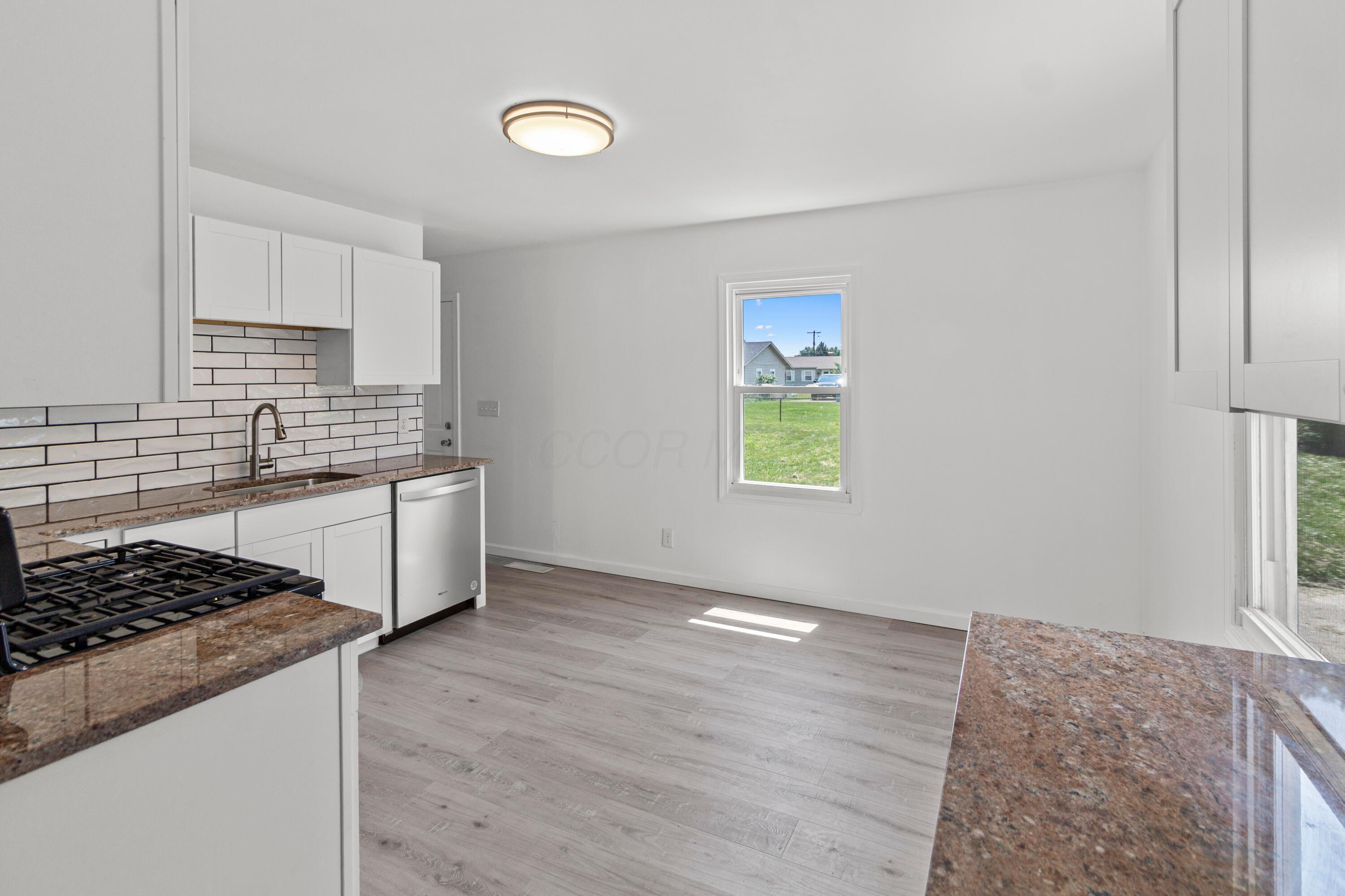 Property Photo: 1099 Secrest Avenue OH 43207