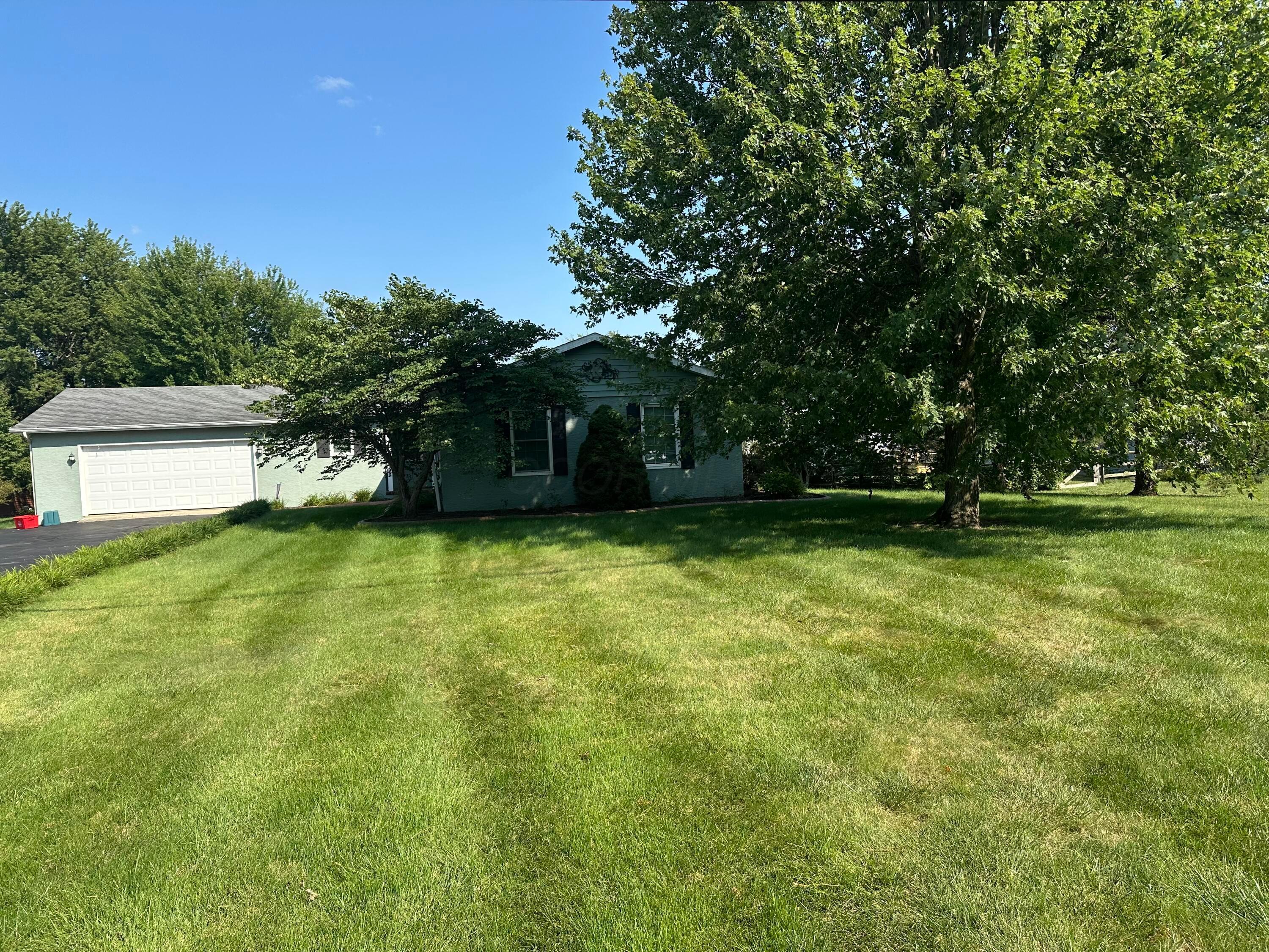 Property Photo: 2335 W Choctaw Drive OH 43140