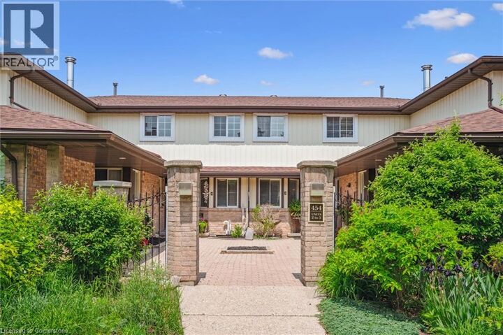 Property Photo: 454 Beechwood Place 4 ON N2T 1Y8