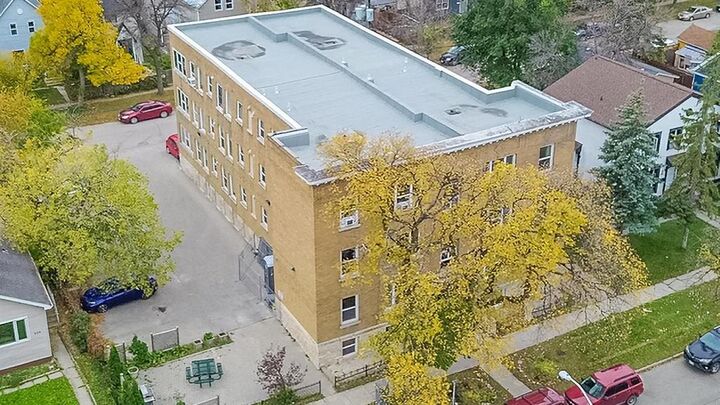 854 Alverstone Street  Winnipeg MB R3E 2H2 photo