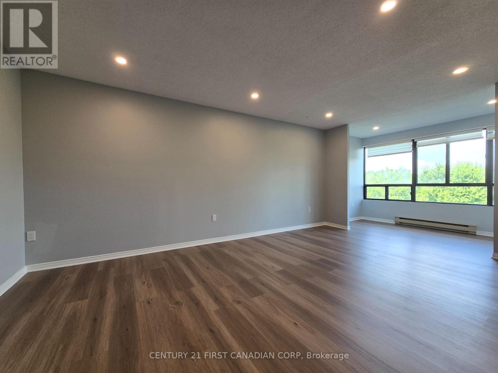 Property Photo: 1600 Adelaide Street North 501 ON N5X 3H6