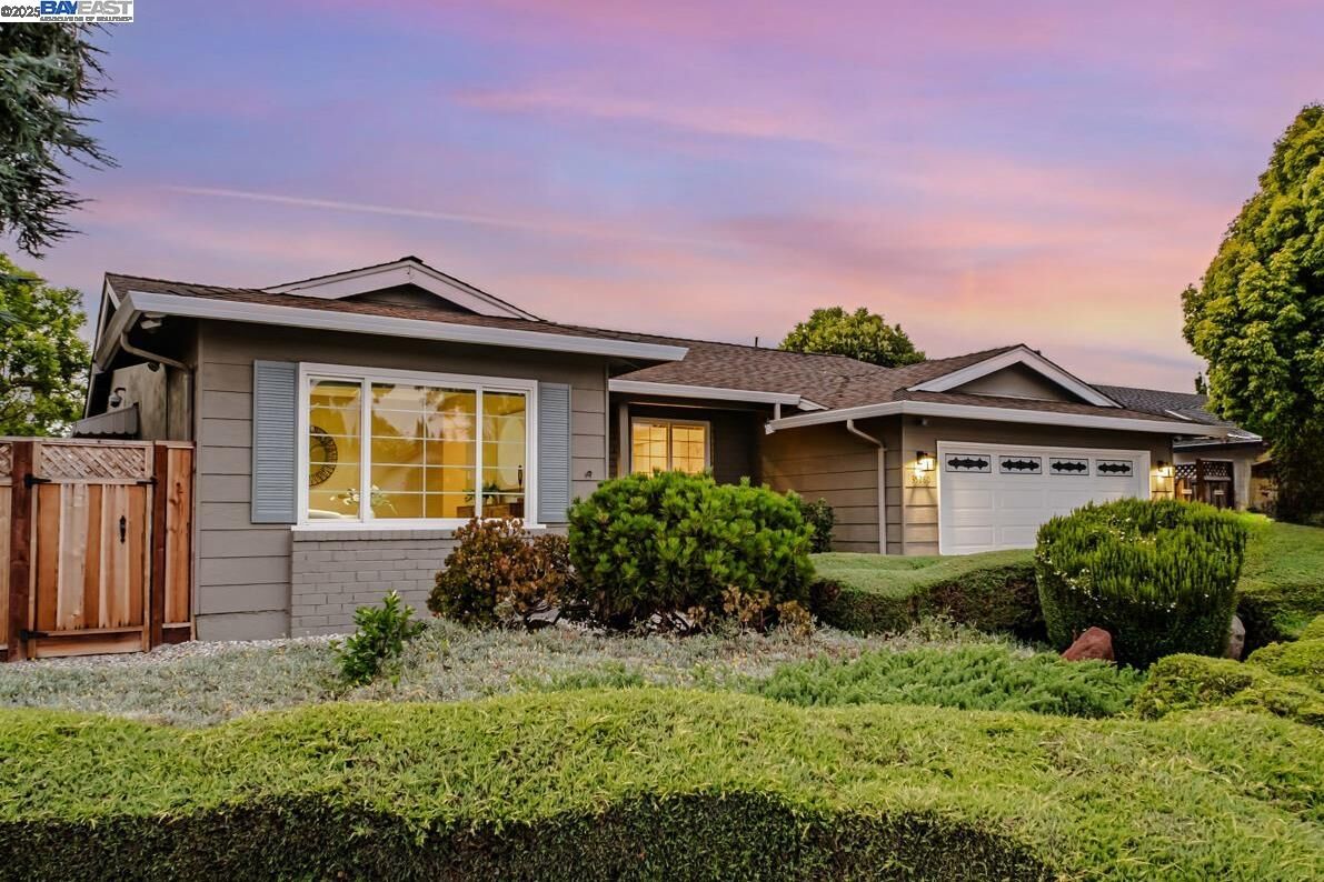 Property Photo: 35280 Farnham Dr CA 94560