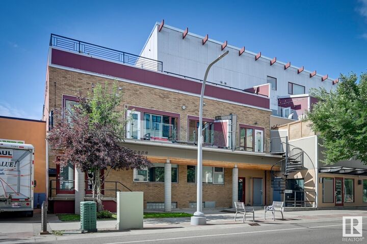 Property Photo:  11623 105 Avenue NW  AB T5H 0L9 