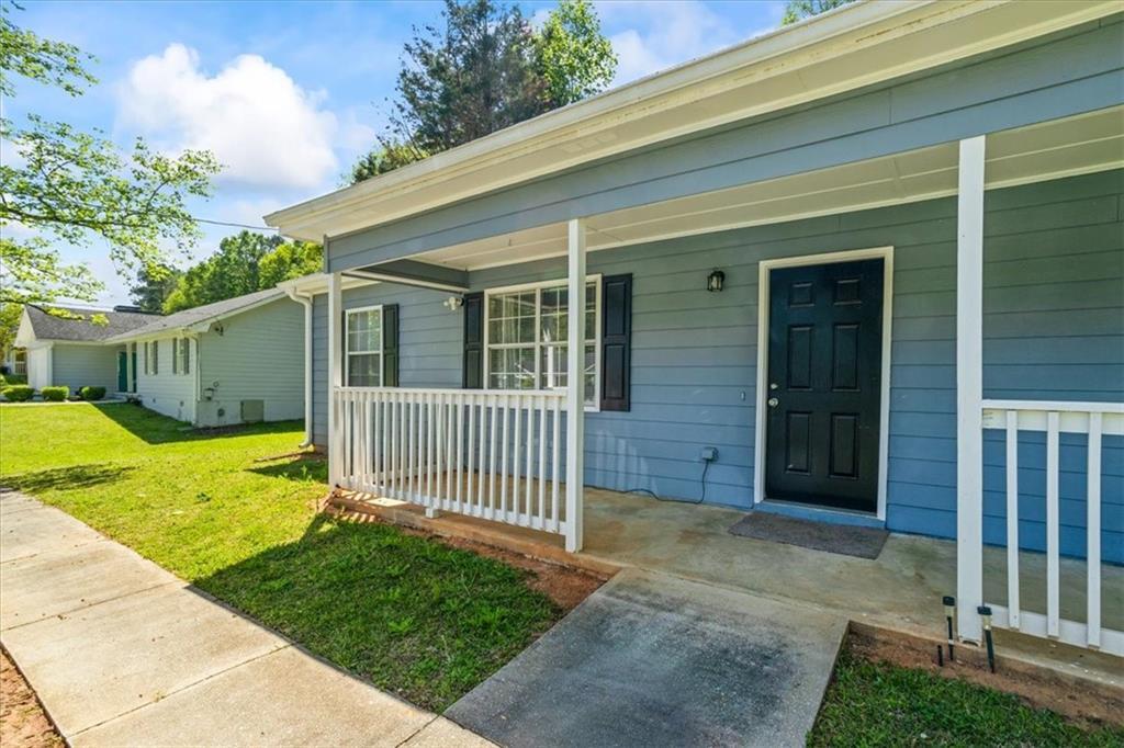 Property Photo: 195 Riverbend Drive GA 30014