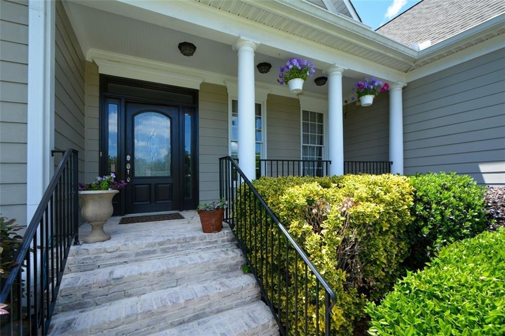 Property Photo: 3740 Duckcove Way GA 30041