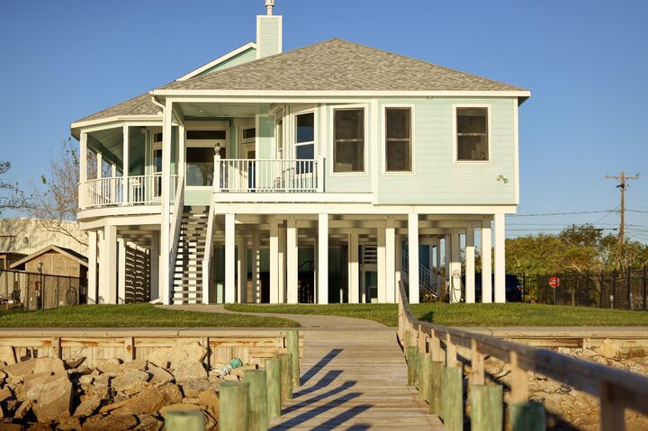 Property Photo:  415 Avenue I  TX 77539 