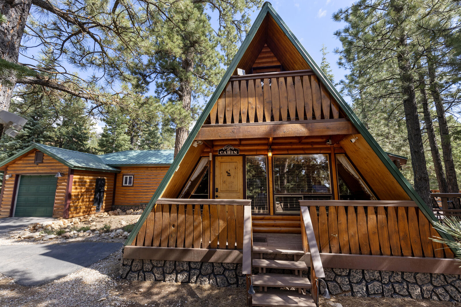 Property Photo: 880 E Ridge Dr UT 84762