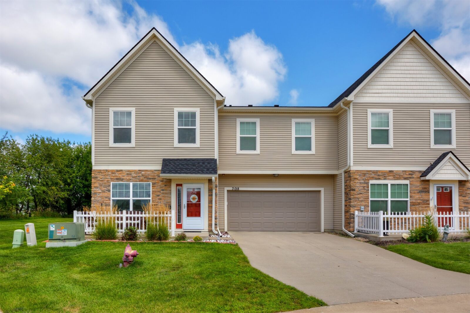 Property Photo:  3018 SE Glenstone Drive  IA 50111 